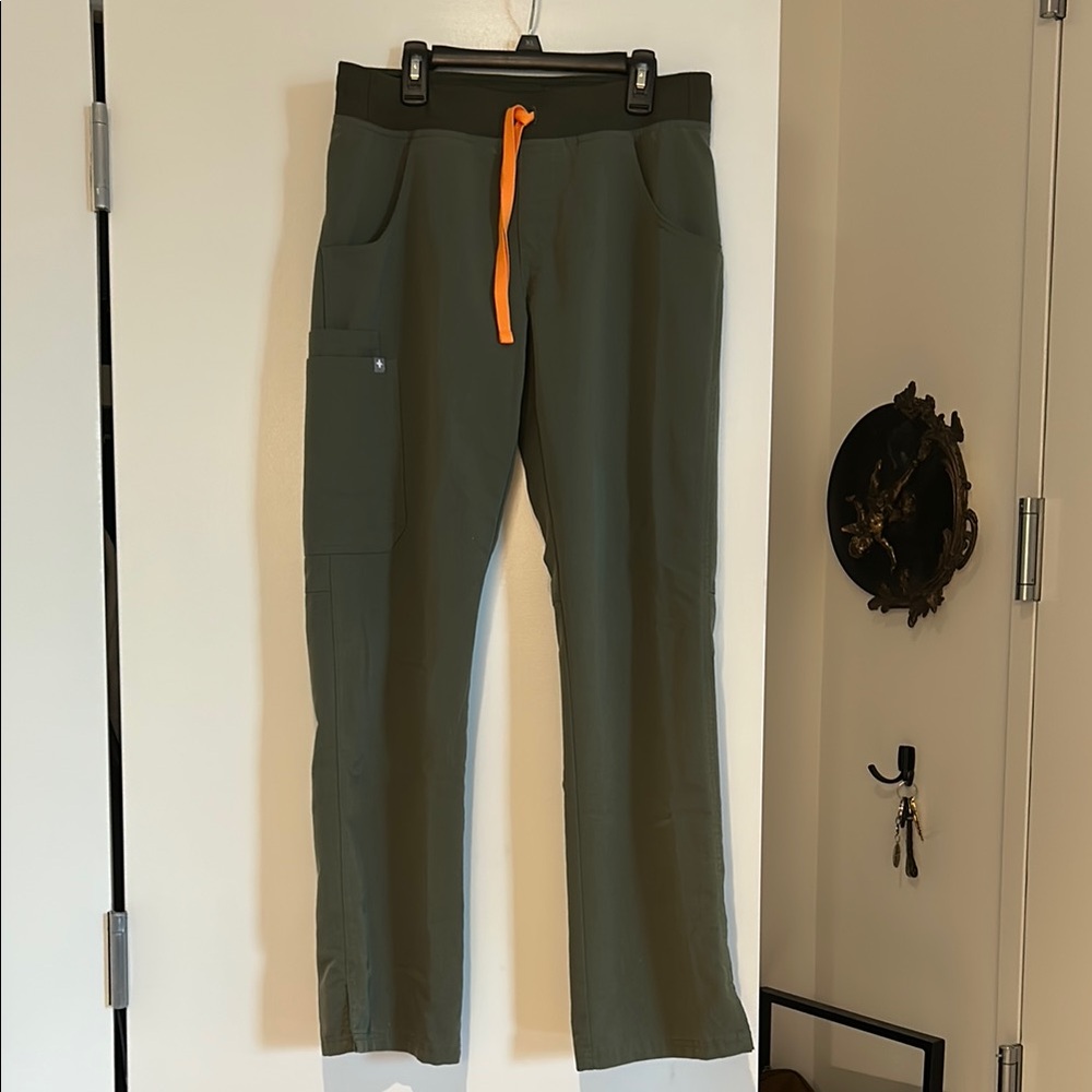 FIGS Kade Cargo Scrub Pants in Moss